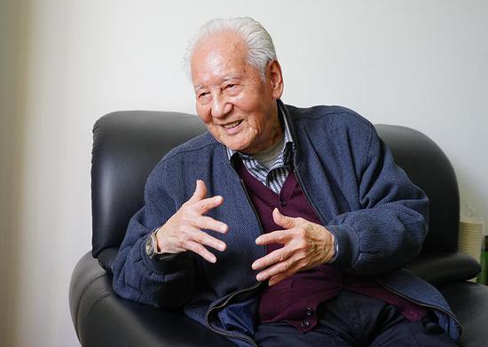 圖為黃旭華近照(新華網發(fā))